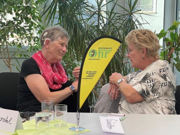 Viele Fragen und lebhafte Diskussionen rund um CI-Versorgung und Nachsorge